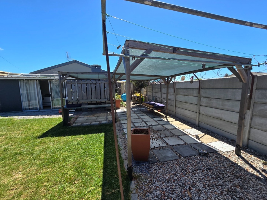 4 Bedroom Property for Sale in Grassy Park Western Cape